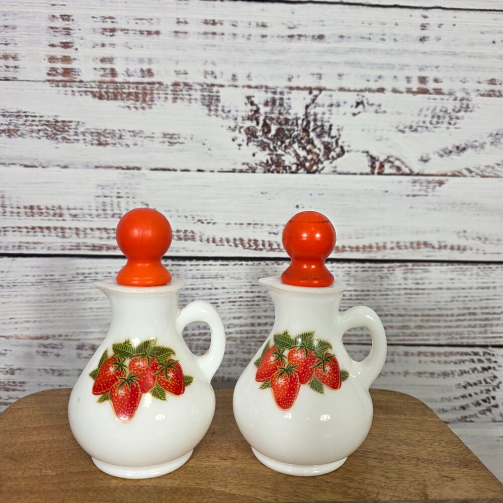 VTG Avon Strawberry and Cream Milk Glass Pitcher Bath Foam Bottle Decanter 2